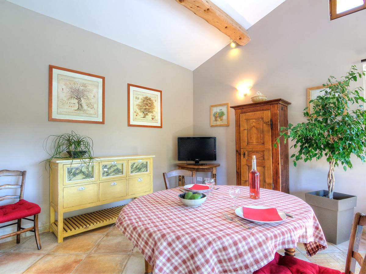 Holiday Home Bezert Carpentras Buitenkant foto
