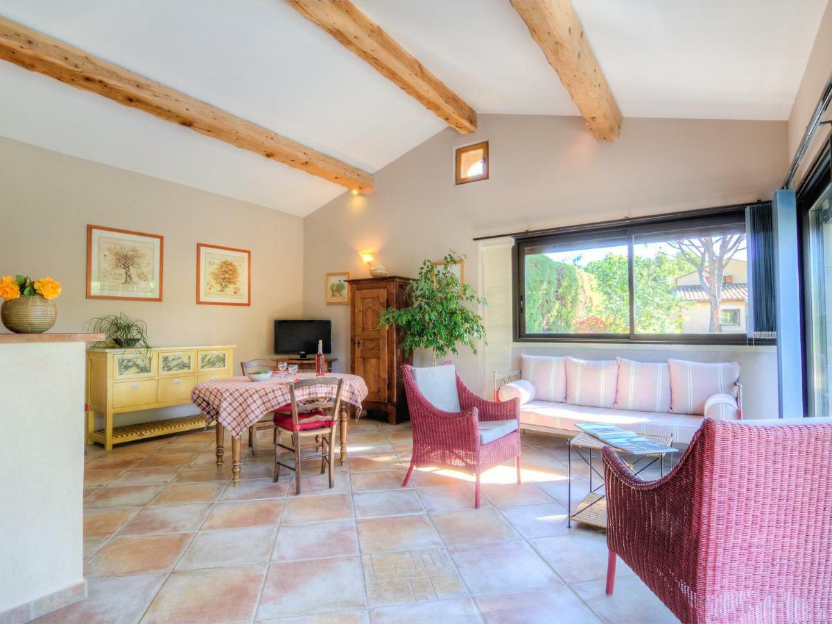 Holiday Home Bezert Carpentras Buitenkant foto